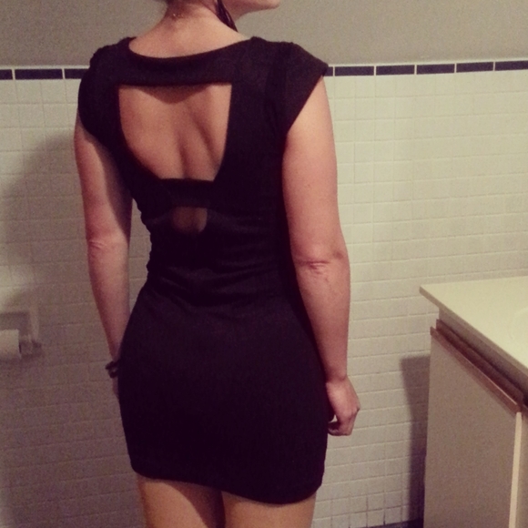 The perfect mia melon little black dress - Picture 3 of 5